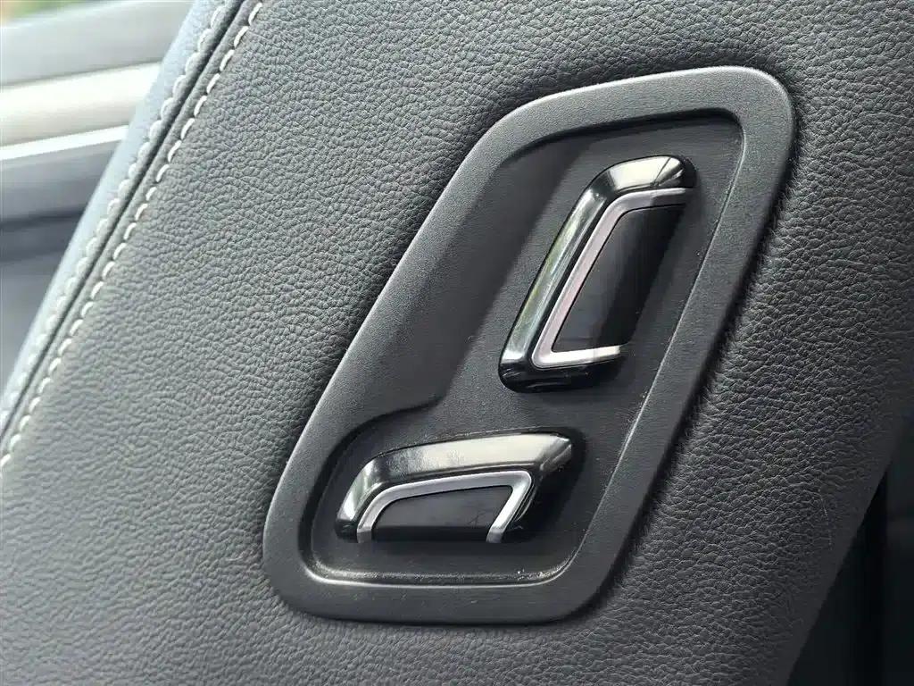 2020 Volkswagen Passat 330TSI DSG Leading Edition — миниатюра 21