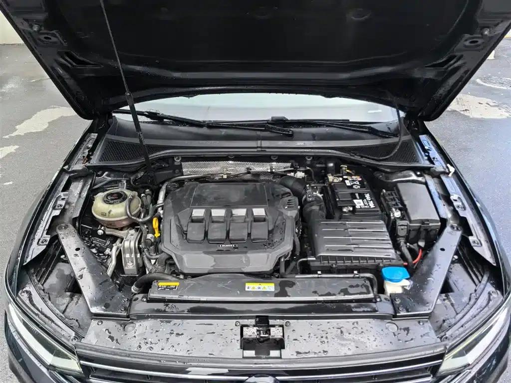 2020 Volkswagen Passat 330TSI DSG Leading Edition — миниатюра 23
