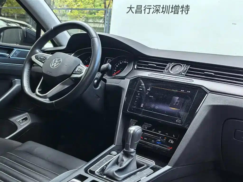 2020 Volkswagen Passat 330TSI DSG Leading Edition — миниатюра 8