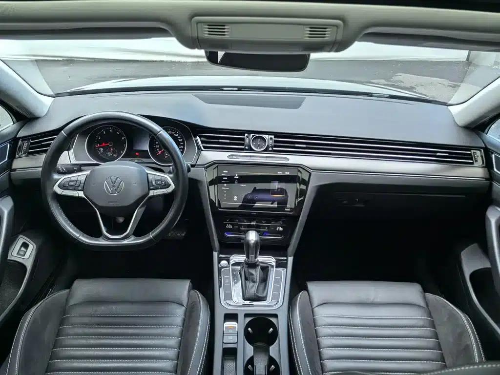 2020 Volkswagen Passat 330TSI DSG Leading Edition — миниатюра 9