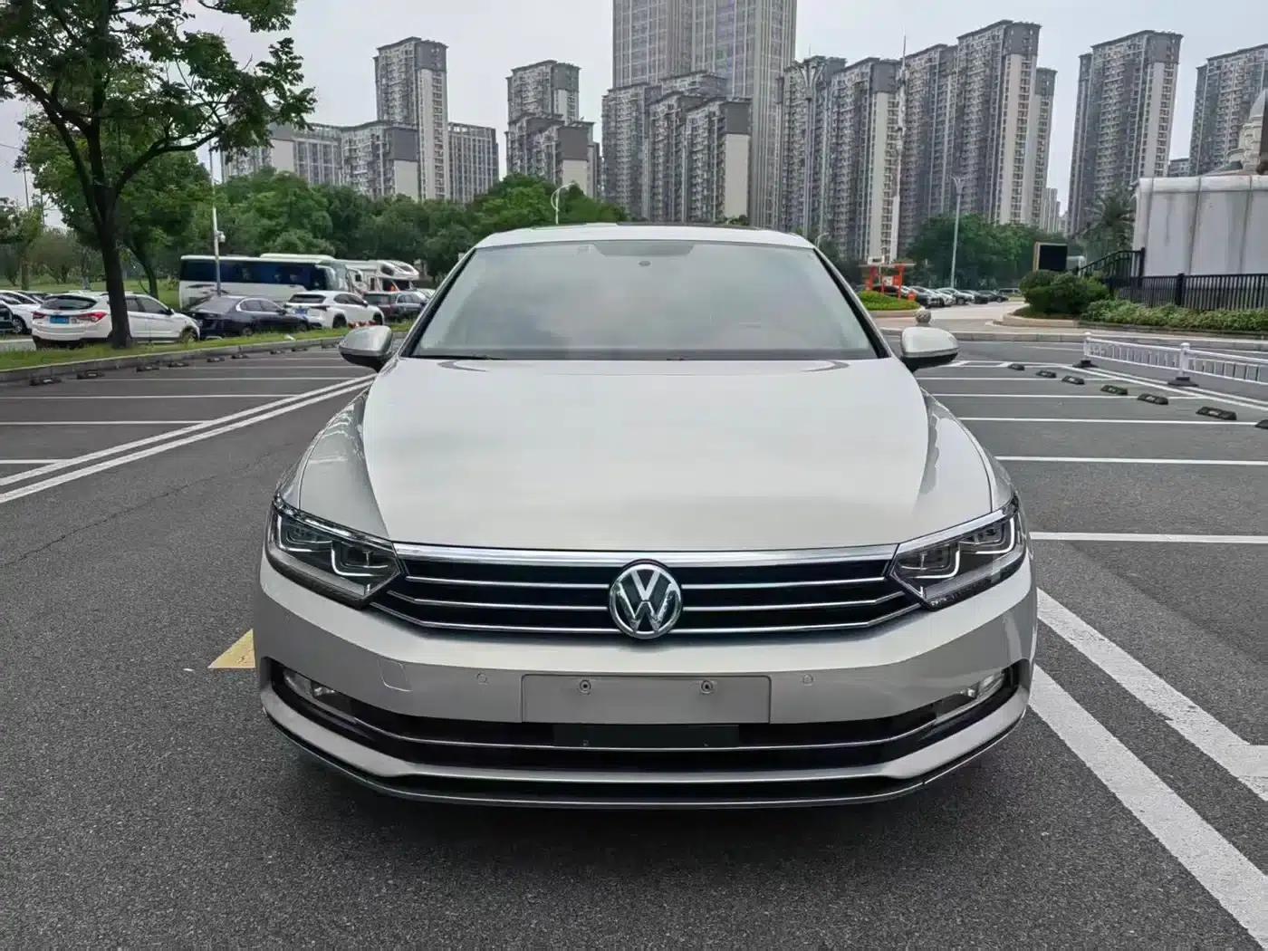 2019 Volkswagen Magotan 330TSI DSG Leading Edition (China VI Emission Standard) — миниатюра 2