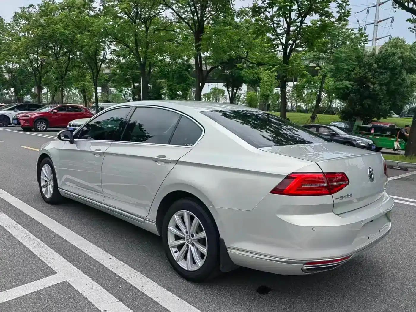 2019 Volkswagen Magotan 330TSI DSG Leading Edition (China VI Emission Standard) — миниатюра 7