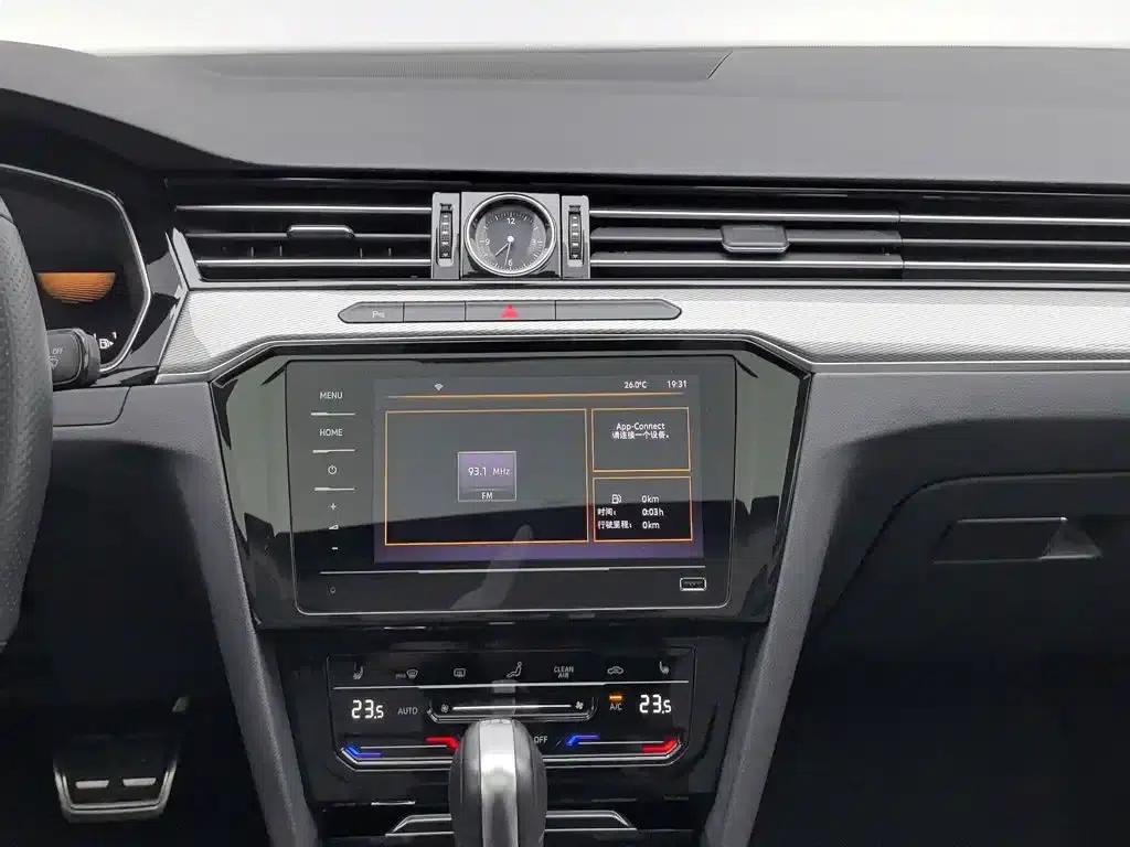 Volkswagen Magotan 2023 2 Millionth Unit Commemorative Edition 330TSI DSG Leading Model — миниатюра 12
