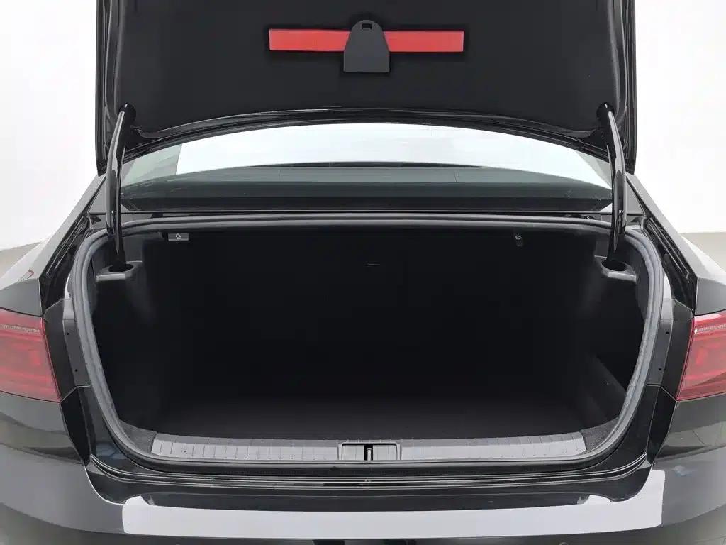 Volkswagen Magotan 2023 2 Millionth Unit Commemorative Edition 330TSI DSG Leading Model — миниатюра 16
