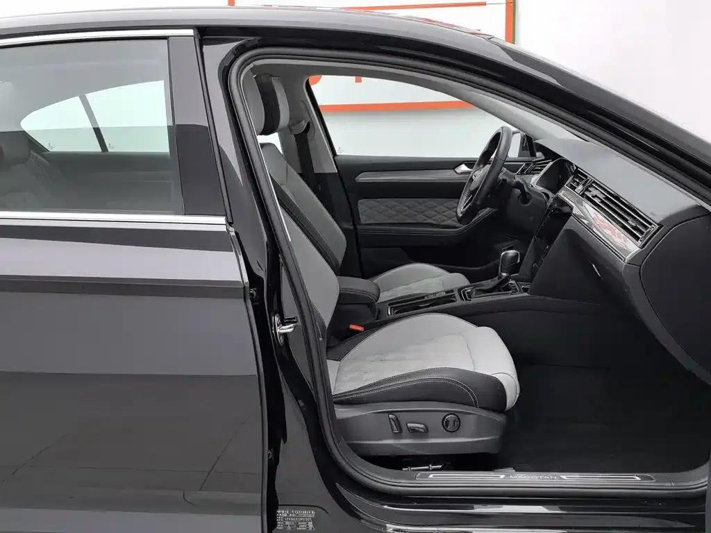 Volkswagen Magotan 2023 2 Millionth Unit Commemorative Edition 330TSI DSG Leading Model — миниатюра 23