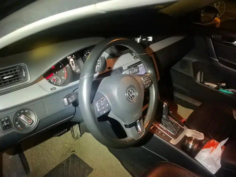 2013 Volkswagen Passat 1.8TSI Leading Edition — миниатюра 15