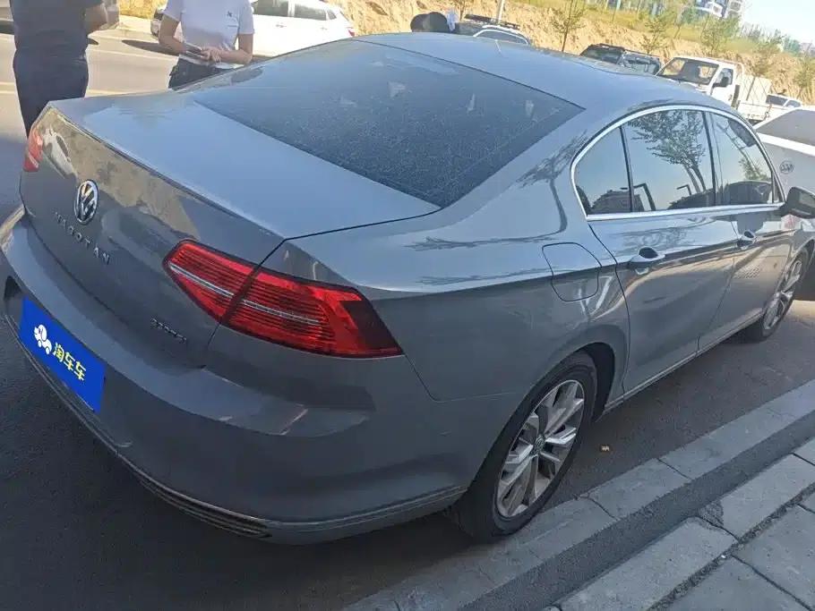 2018 Volkswagen Magotan Facelift 330TSI DSG Luxury Model — миниатюра 3