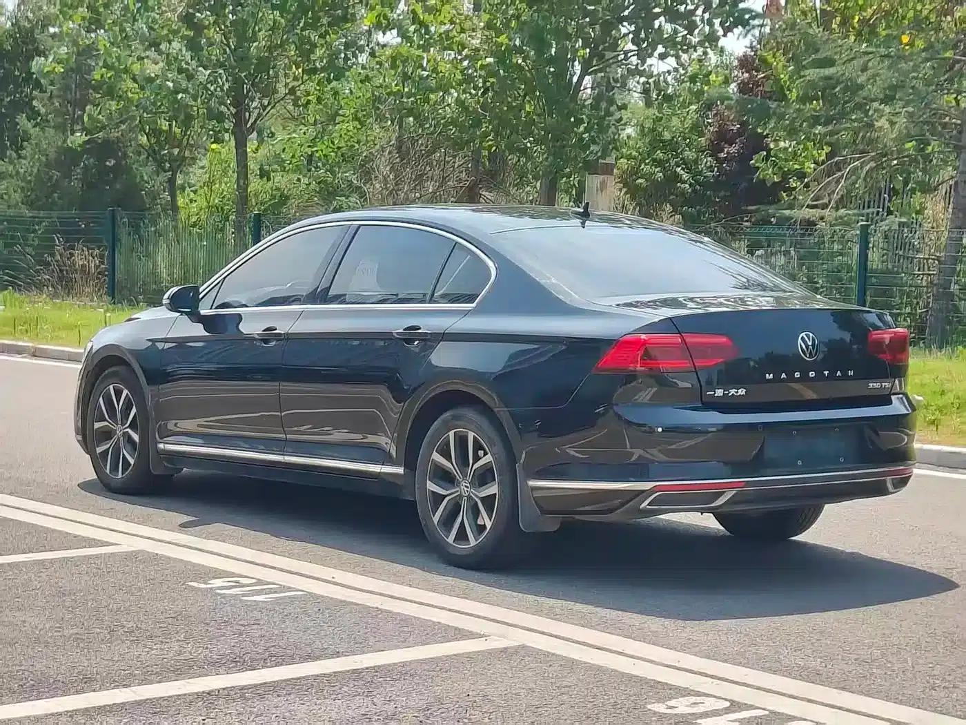 2020 Volkswagen Passat 330TSI DSG Leading Edition — миниатюра 14
