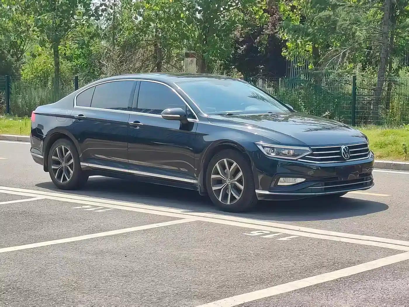 2020 Volkswagen Passat 330TSI DSG Leading Edition — миниатюра 3