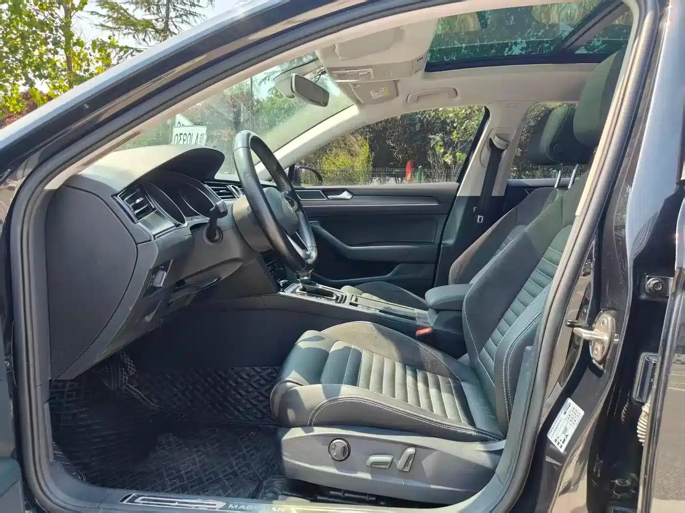 2020 Volkswagen Passat 330TSI DSG Leading Edition — миниатюра 7