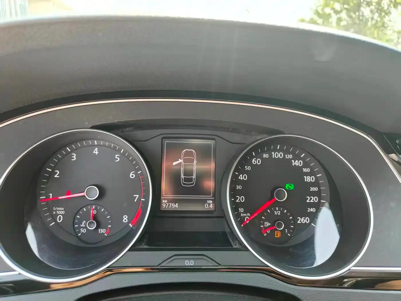 2020 Volkswagen Passat 330TSI DSG Leading Edition — миниатюра 8