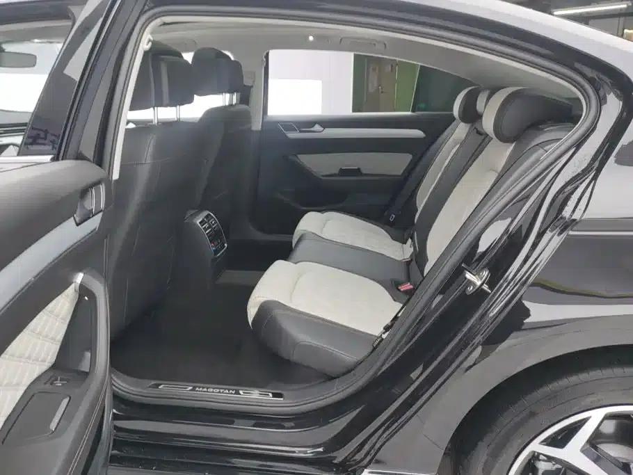 Volkswagen Magotan 2023 2 Millionth Unit Commemorative Edition 330TSI DSG Luxury — миниатюра 11