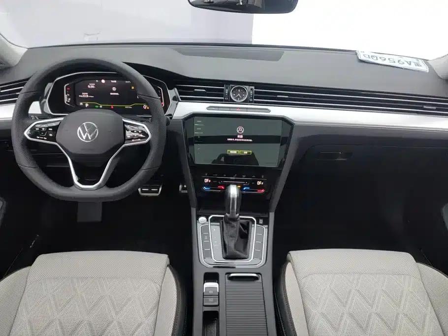 Volkswagen Magotan 2023 2 Millionth Unit Commemorative Edition 330TSI DSG Luxury — миниатюра 12