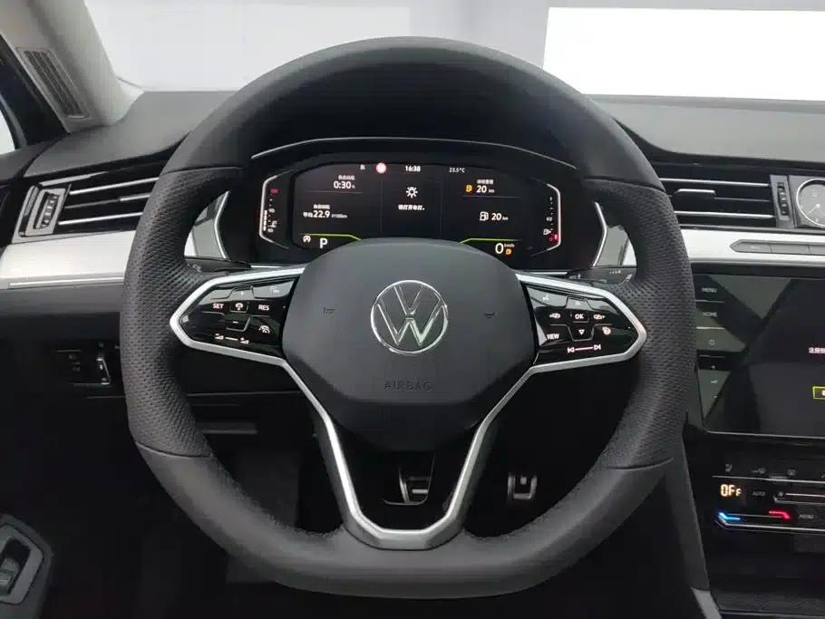 Volkswagen Magotan 2023 2 Millionth Unit Commemorative Edition 330TSI DSG Luxury — миниатюра 15