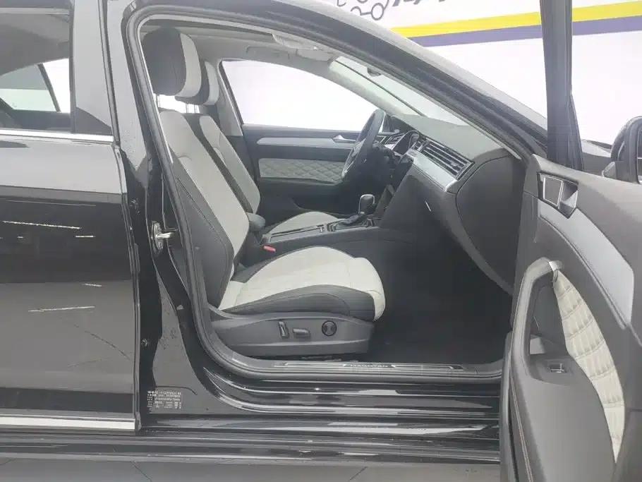 Volkswagen Magotan 2023 2 Millionth Unit Commemorative Edition 330TSI DSG Luxury — миниатюра 8