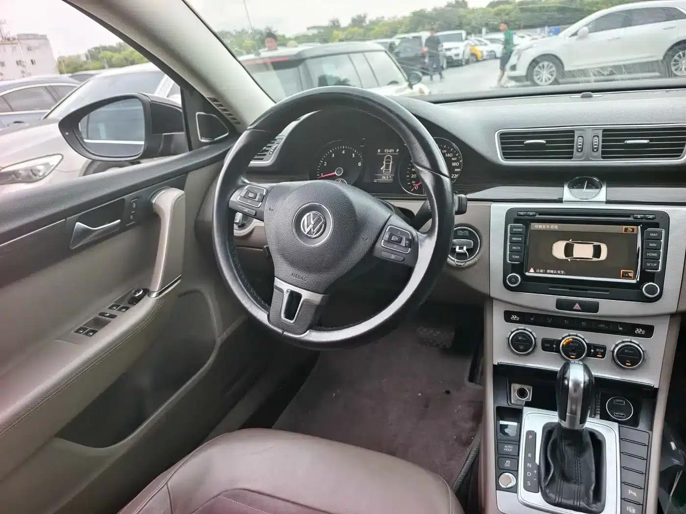 2012 Volkswagen Passat 2.0TSI Premium — миниатюра 13