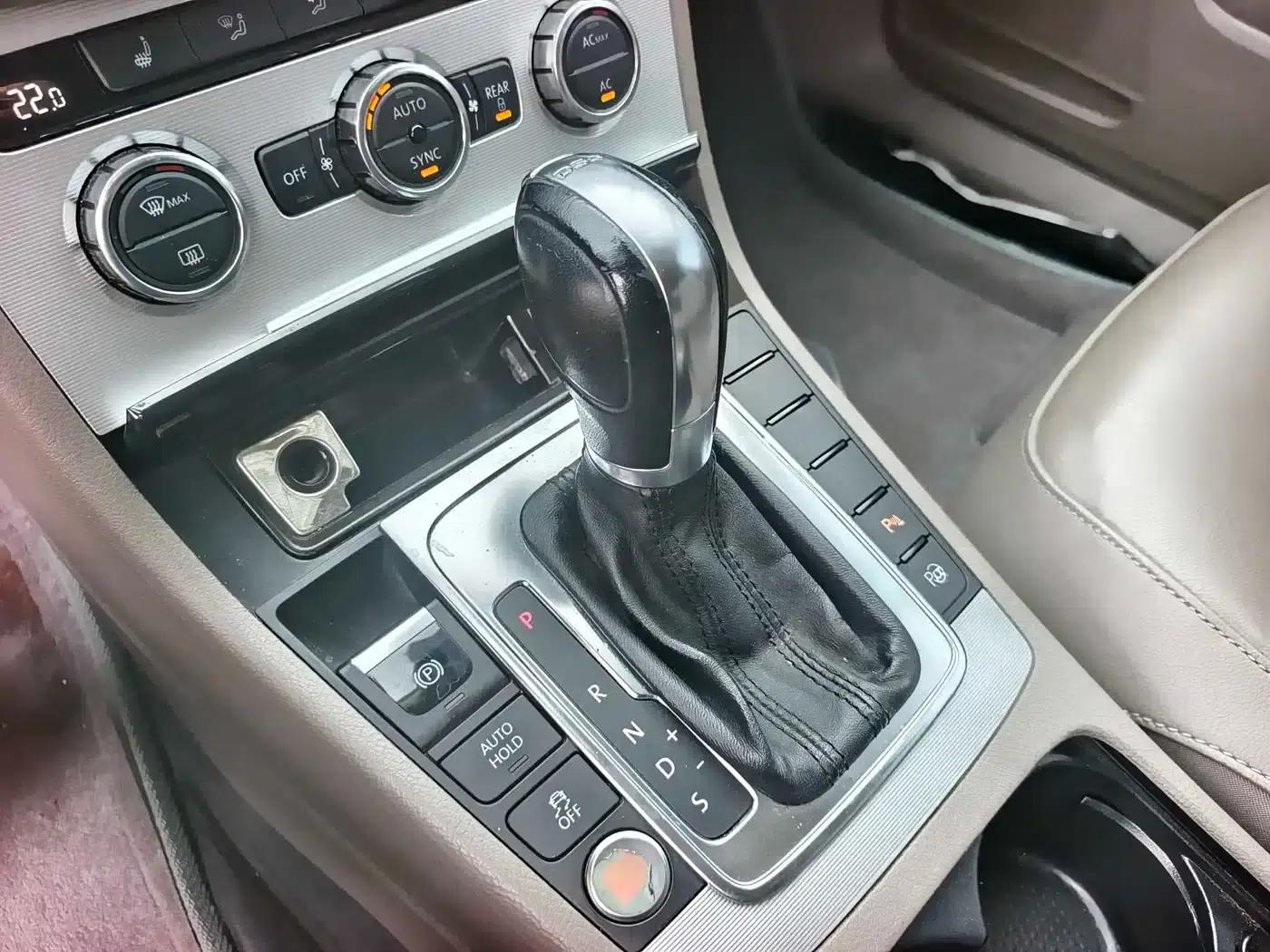 2012 Volkswagen Passat 2.0TSI Premium — миниатюра 5