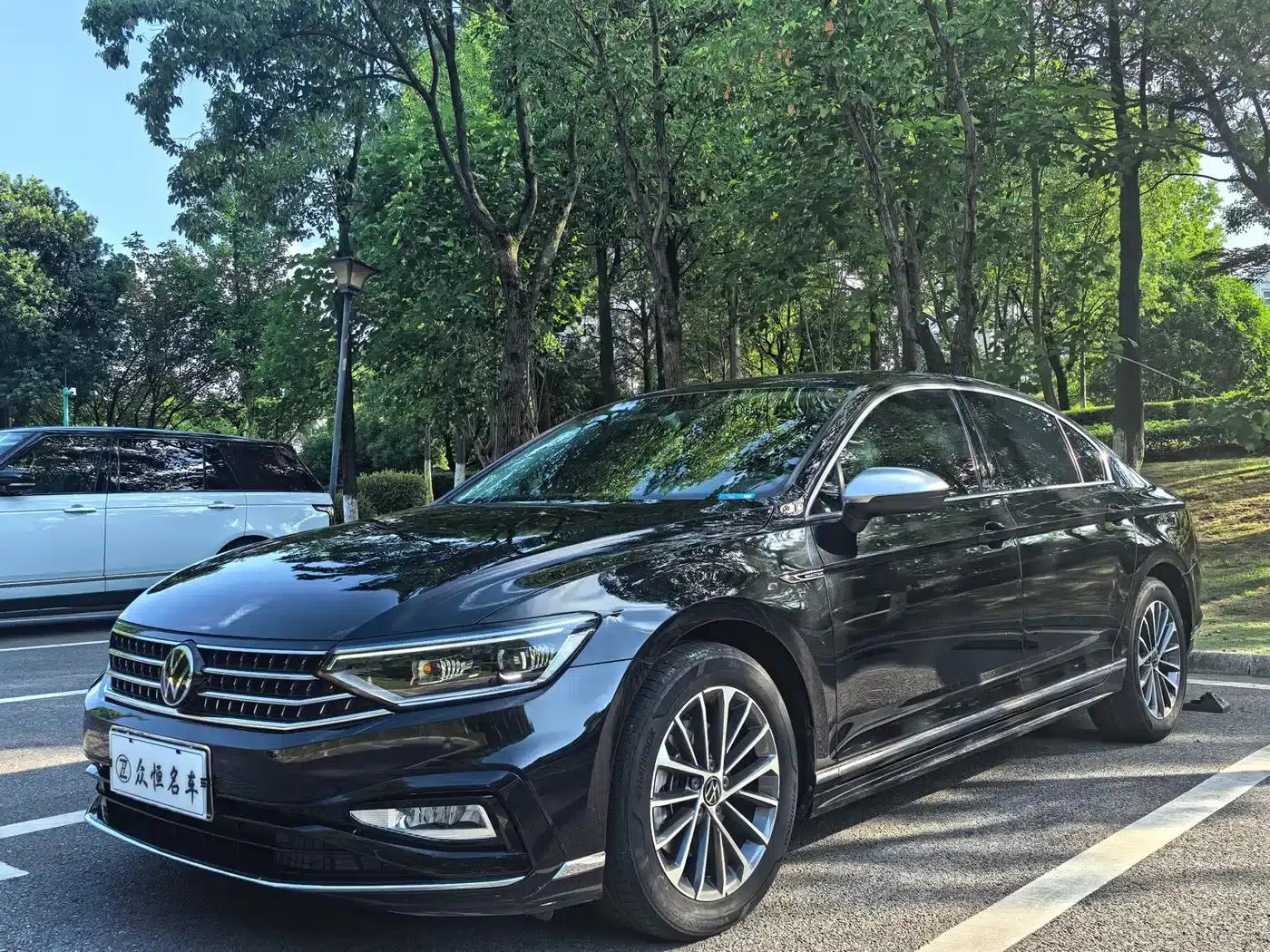 Volkswagen Magotan 2023 2 Millionth Unit Commemorative Edition 330TSI DSG Leading Model — миниатюра 1