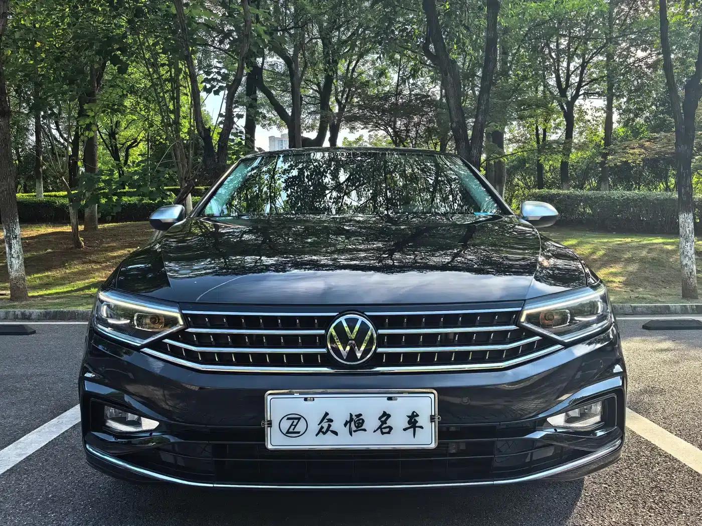 Volkswagen Magotan 2023 2 Millionth Unit Commemorative Edition 330TSI DSG Leading Model — миниатюра 2