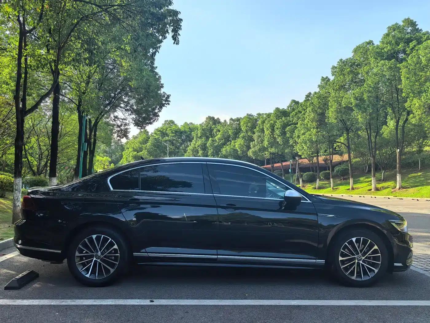 Volkswagen Magotan 2023 2 Millionth Unit Commemorative Edition 330TSI DSG Leading Model — миниатюра 6