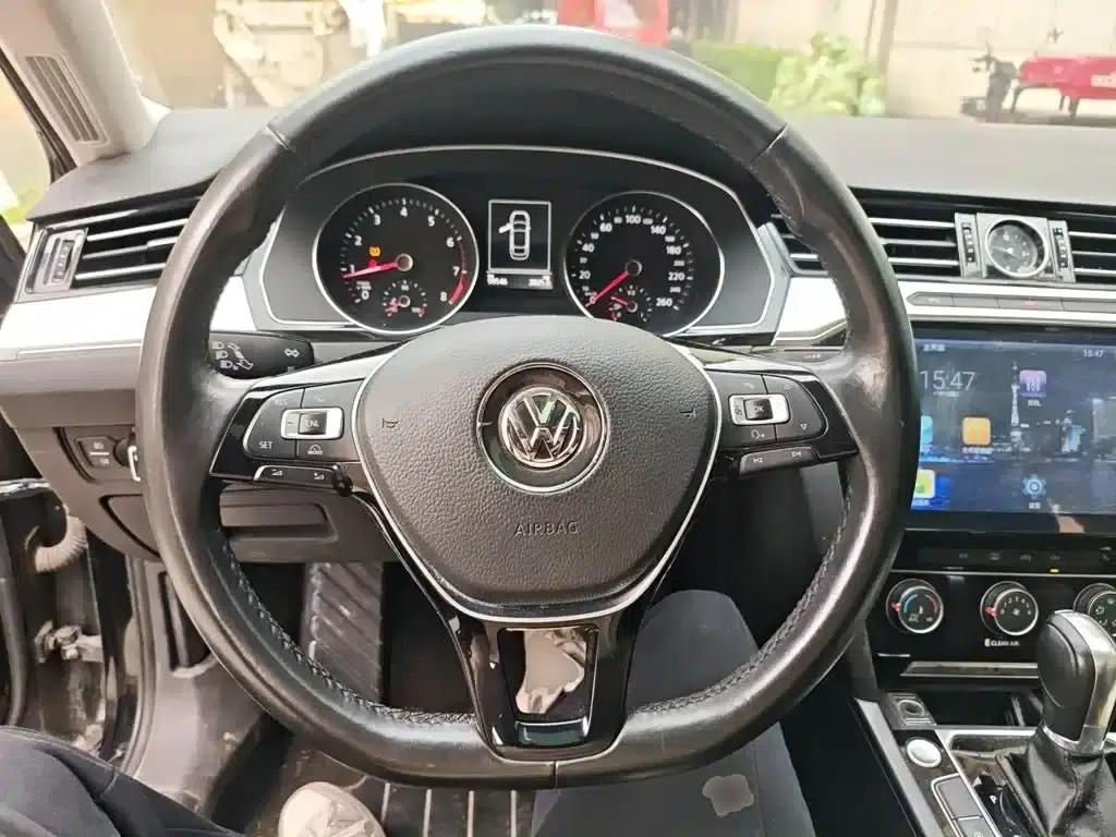 2017 Volkswagen Magotan 330TSI DSG Leading Edition — миниатюра 11