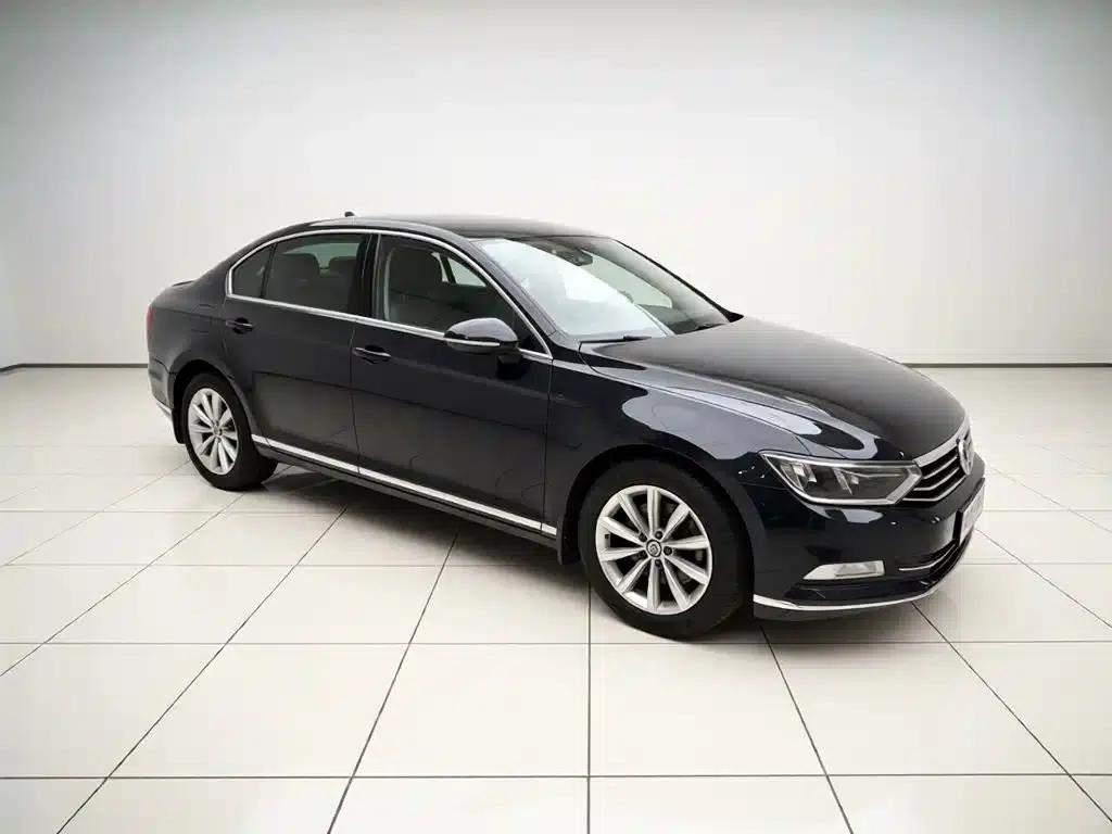 2017 Volkswagen Magotan 330TSI DSG Leading Edition — миниатюра 3