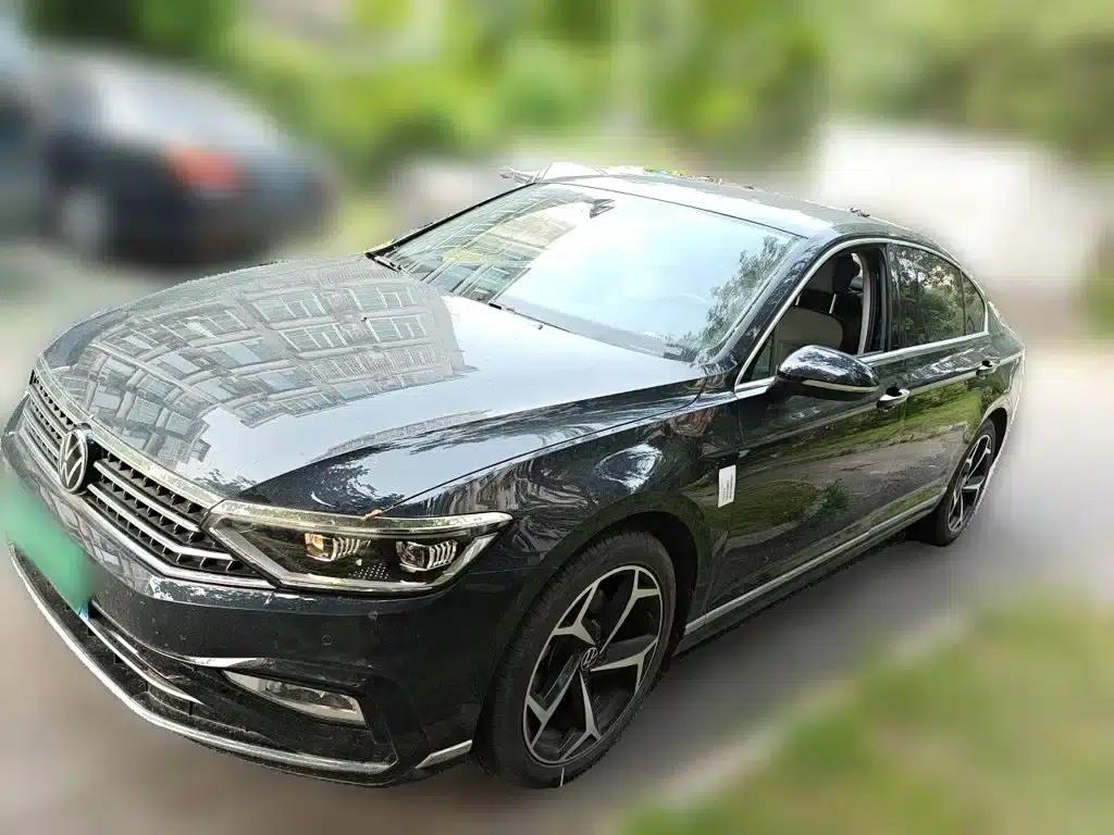 Volkswagen Magotan 2023 2 Millionth Unit Commemorative Edition 330TSI DSG Leading Model — миниатюра 1