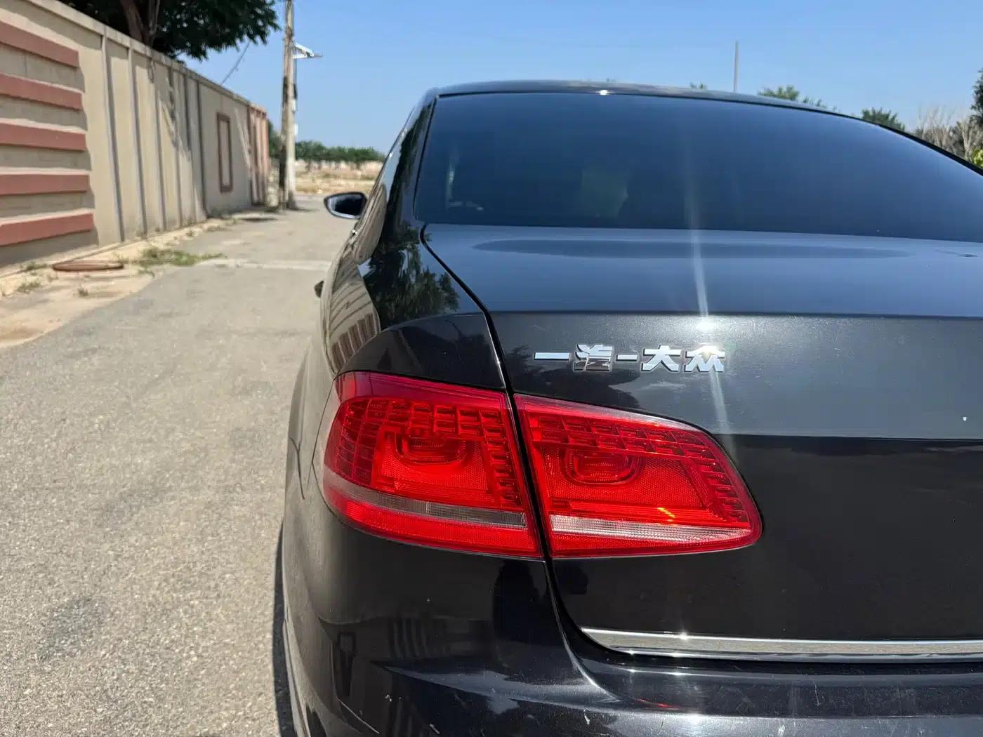 2013 Volkswagen Passat 2.0TSI Premium — миниатюра 25