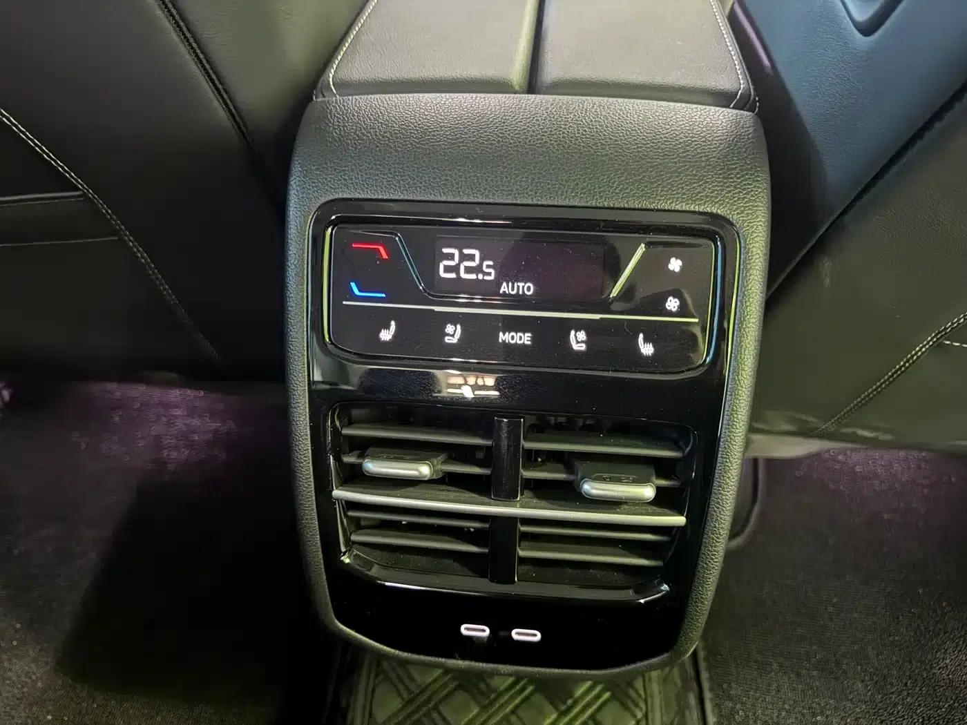 2024 Volkswagen Magotan 380TSI DSG Supreme Edition — миниатюра 19