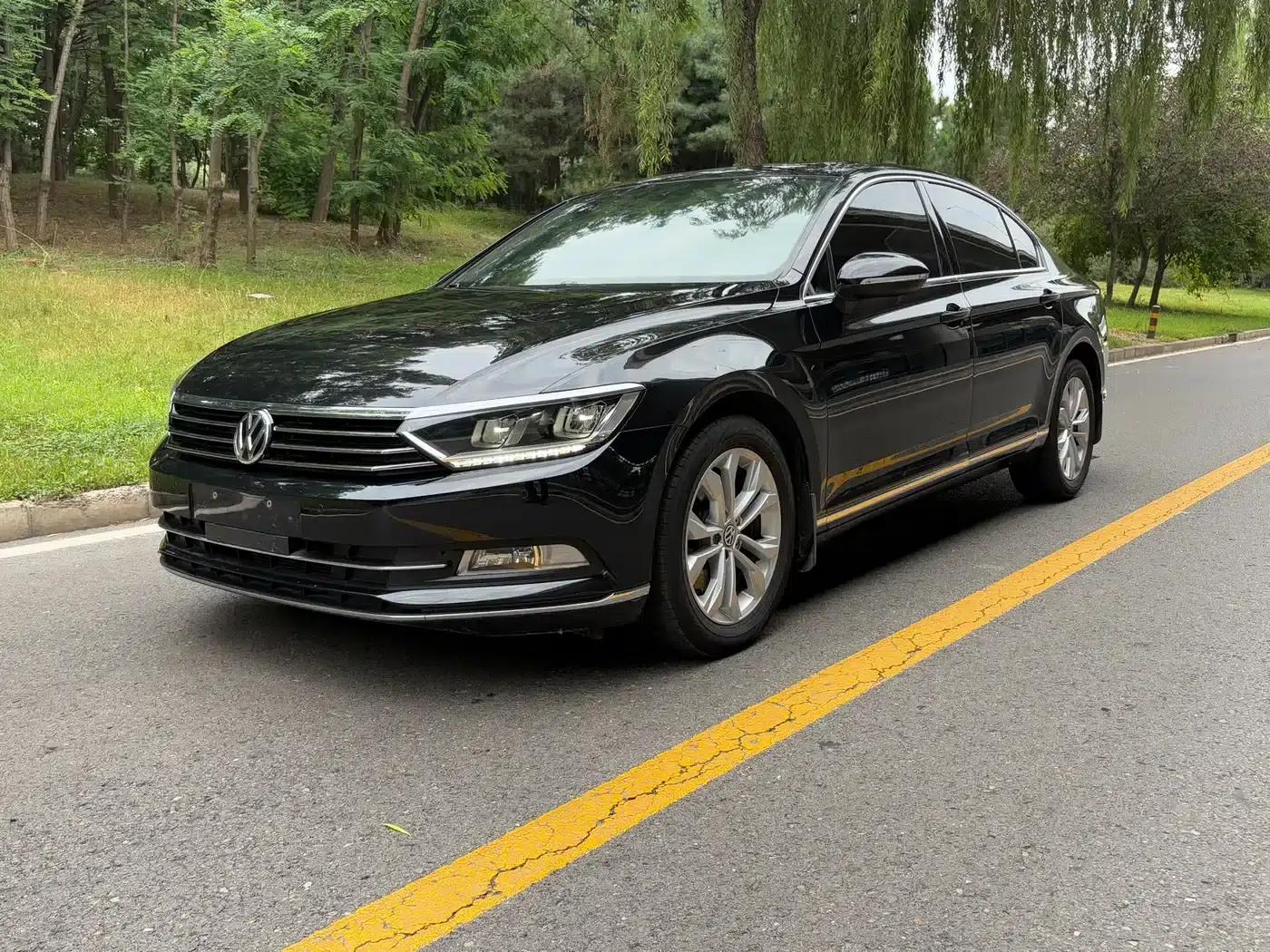 2019 Volkswagen Magotan 330TSI DSG Luxury Edition (China VI Emission Standard) — миниатюра 1