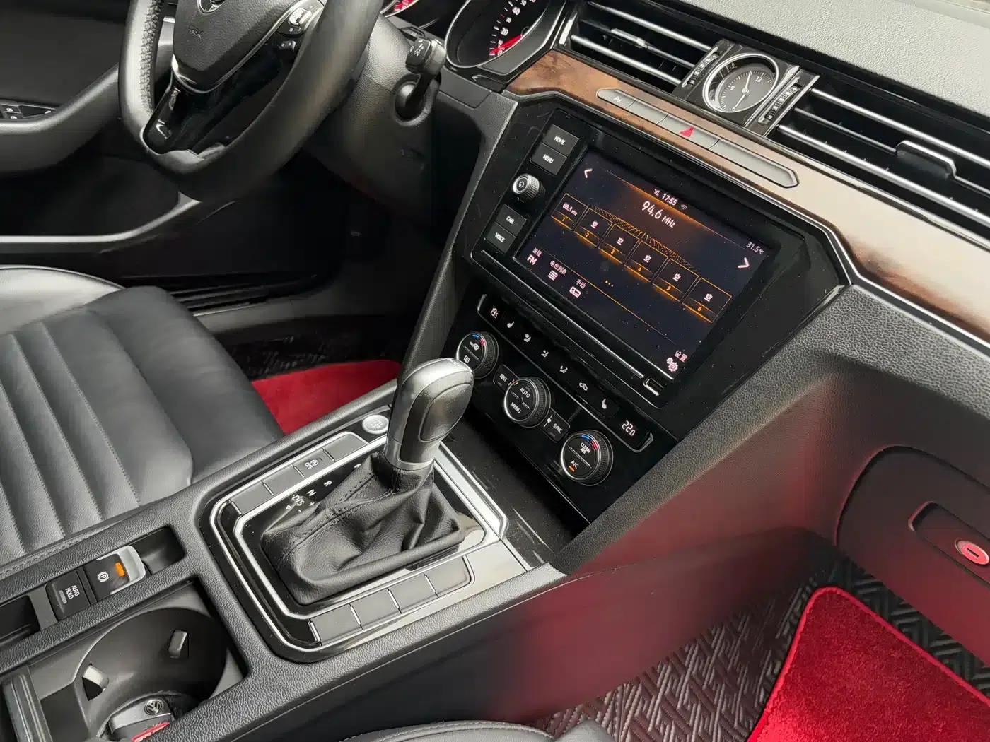 2019 Volkswagen Magotan 330TSI DSG Luxury Edition (China VI Emission Standard) — миниатюра 7