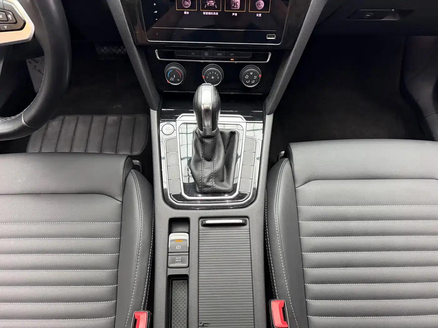Magotan 2023 2 Millionth Unit Commemorative Edition 280TSI DSG Leading Model — миниатюра 13