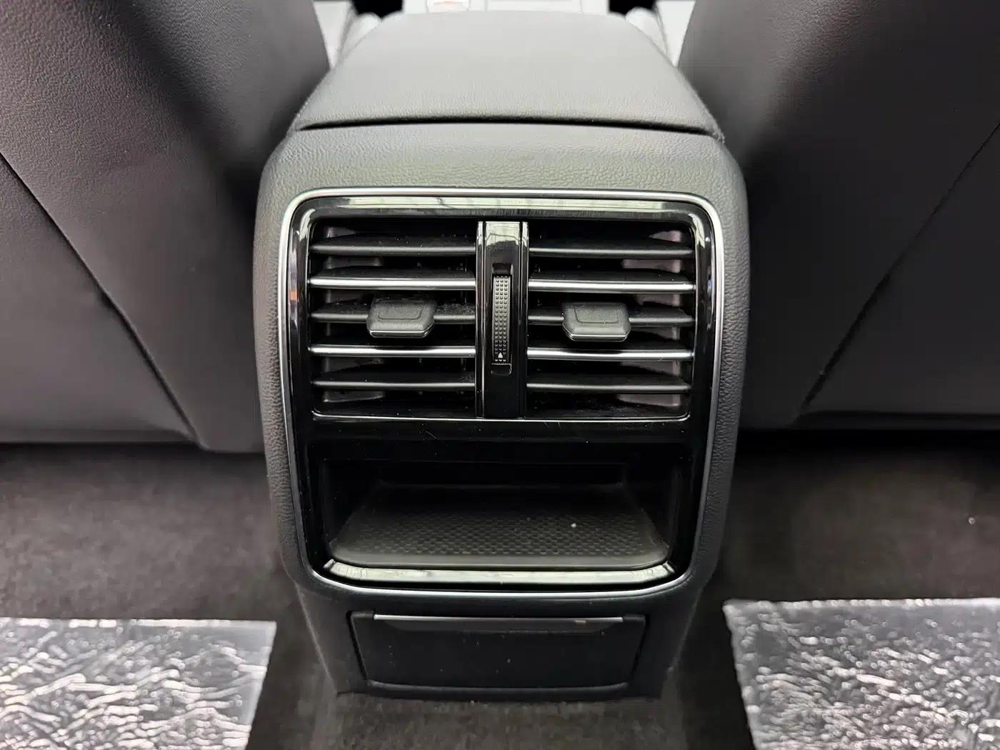 Magotan 2023 2 Millionth Unit Commemorative Edition 280TSI DSG Leading Model — миниатюра 14
