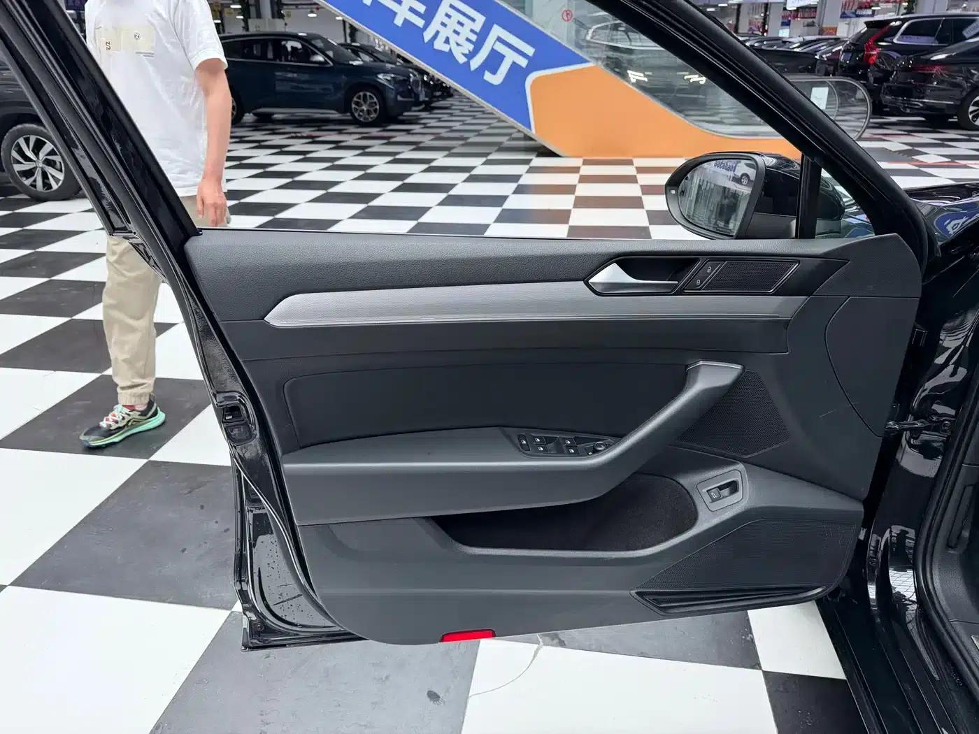 Magotan 2023 2 Millionth Unit Commemorative Edition 280TSI DSG Leading Model — миниатюра 6