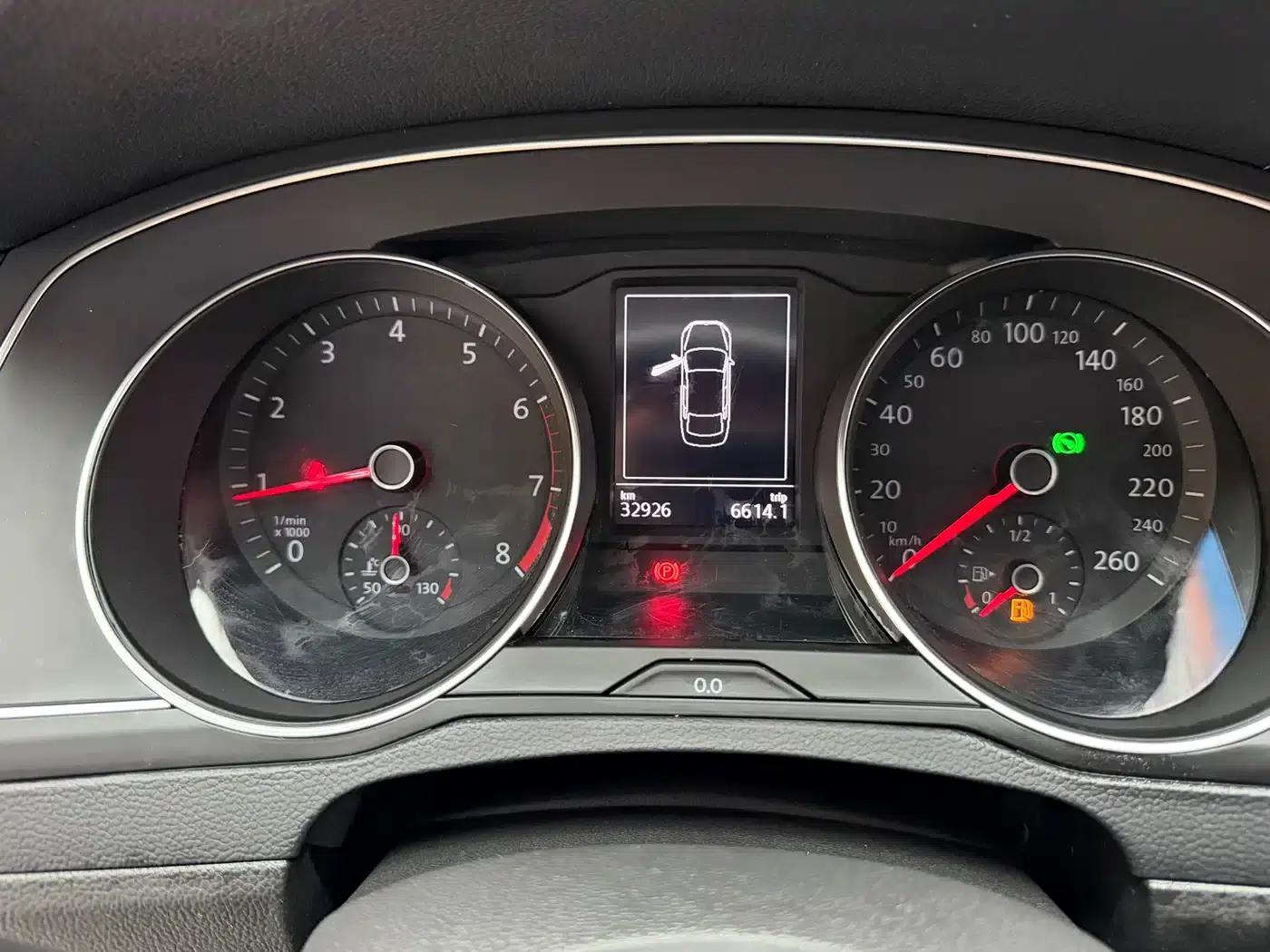 Magotan 2023 2 Millionth Unit Commemorative Edition 280TSI DSG Leading Model — миниатюра 9