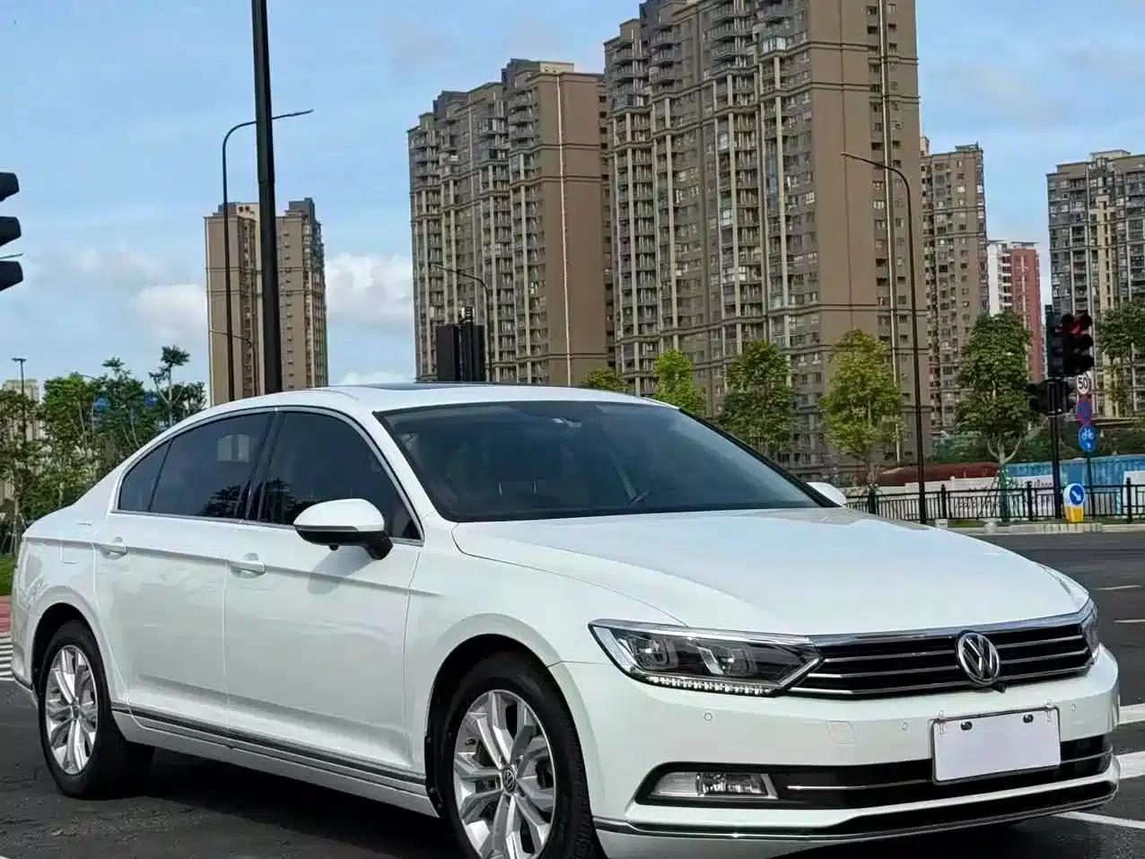 2018 Volkswagen Magotan 330TSI DSG Luxury — миниатюра 3