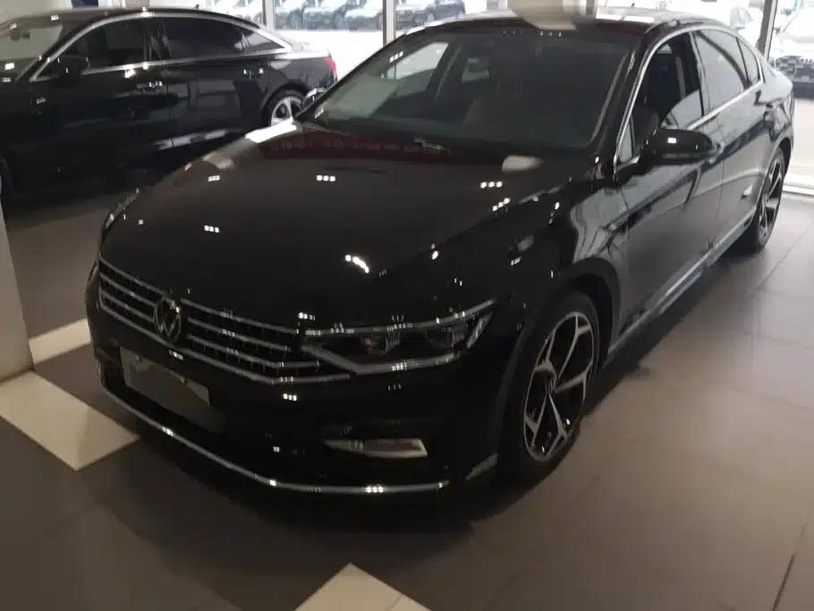 2020 Volkswagen Passat 330TSI DSG Luxury — миниатюра 1