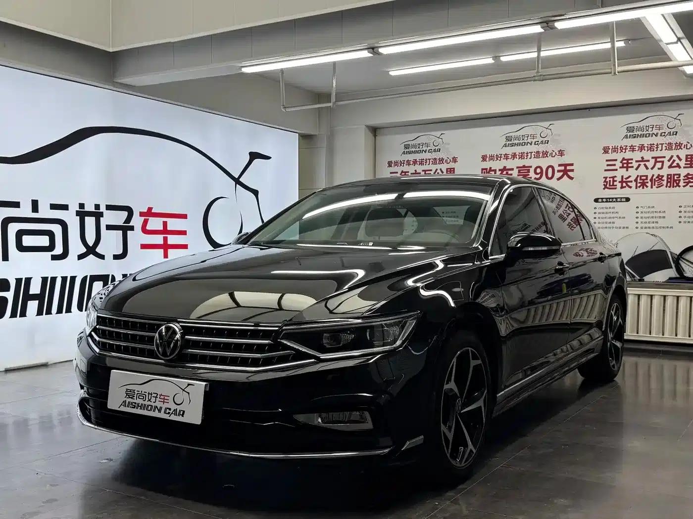 Volkswagen Magotan 2023 2 Millionth Unit Commemorative Edition 330TSI DSG Leading Model — миниатюра 1