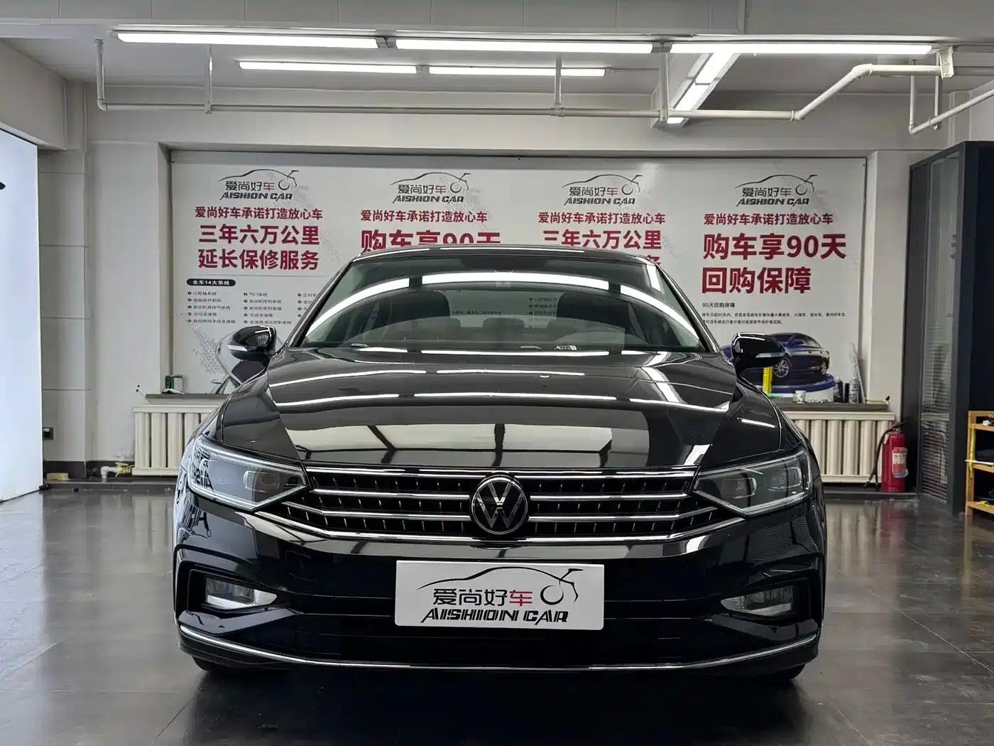 Volkswagen Magotan 2023 2 Millionth Unit Commemorative Edition 330TSI DSG Leading Model — миниатюра 2