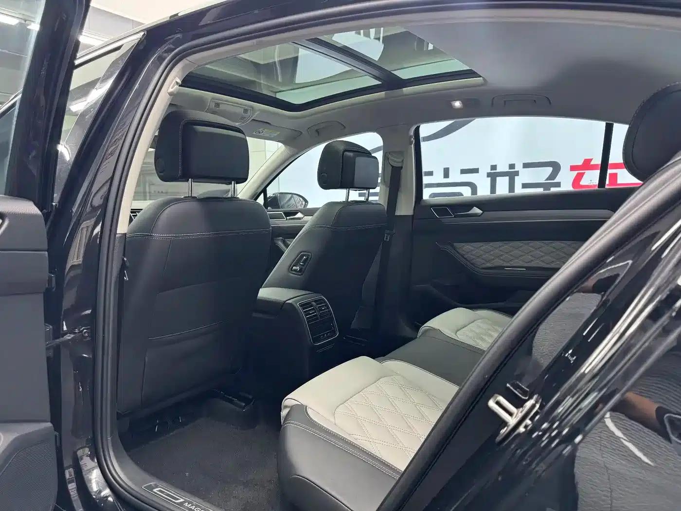 Volkswagen Magotan 2023 2 Millionth Unit Commemorative Edition 330TSI DSG Leading Model — миниатюра 15