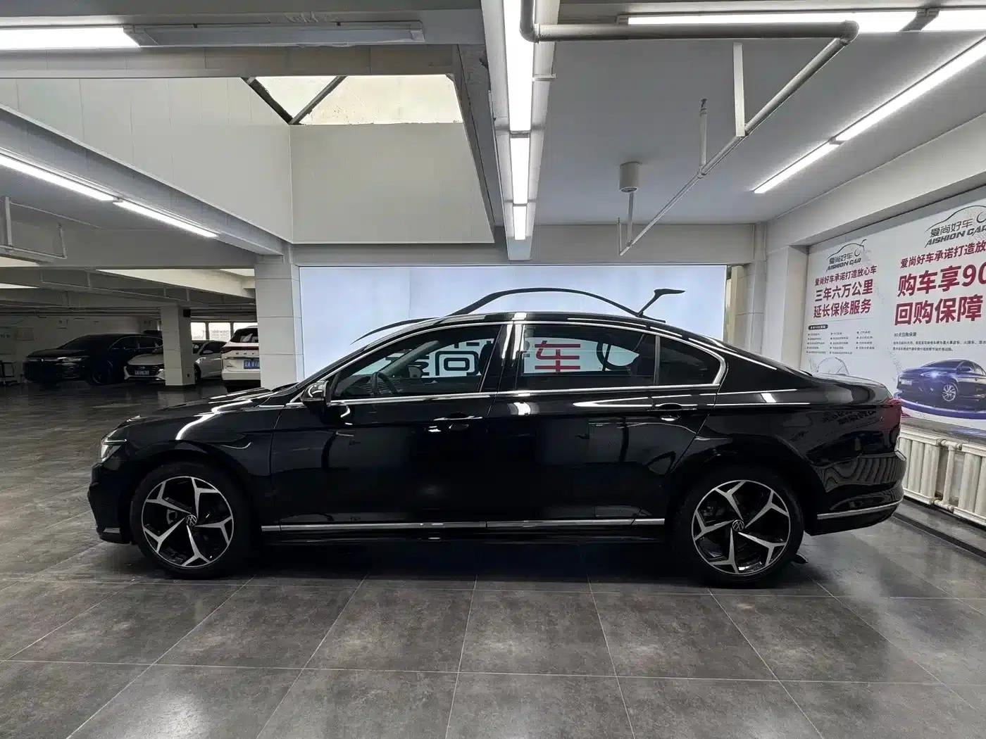 Volkswagen Magotan 2023 2 Millionth Unit Commemorative Edition 330TSI DSG Leading Model — миниатюра 4