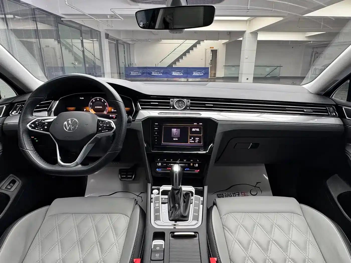 Volkswagen Magotan 2023 2 Millionth Unit Commemorative Edition 330TSI DSG Leading Model — миниатюра 9