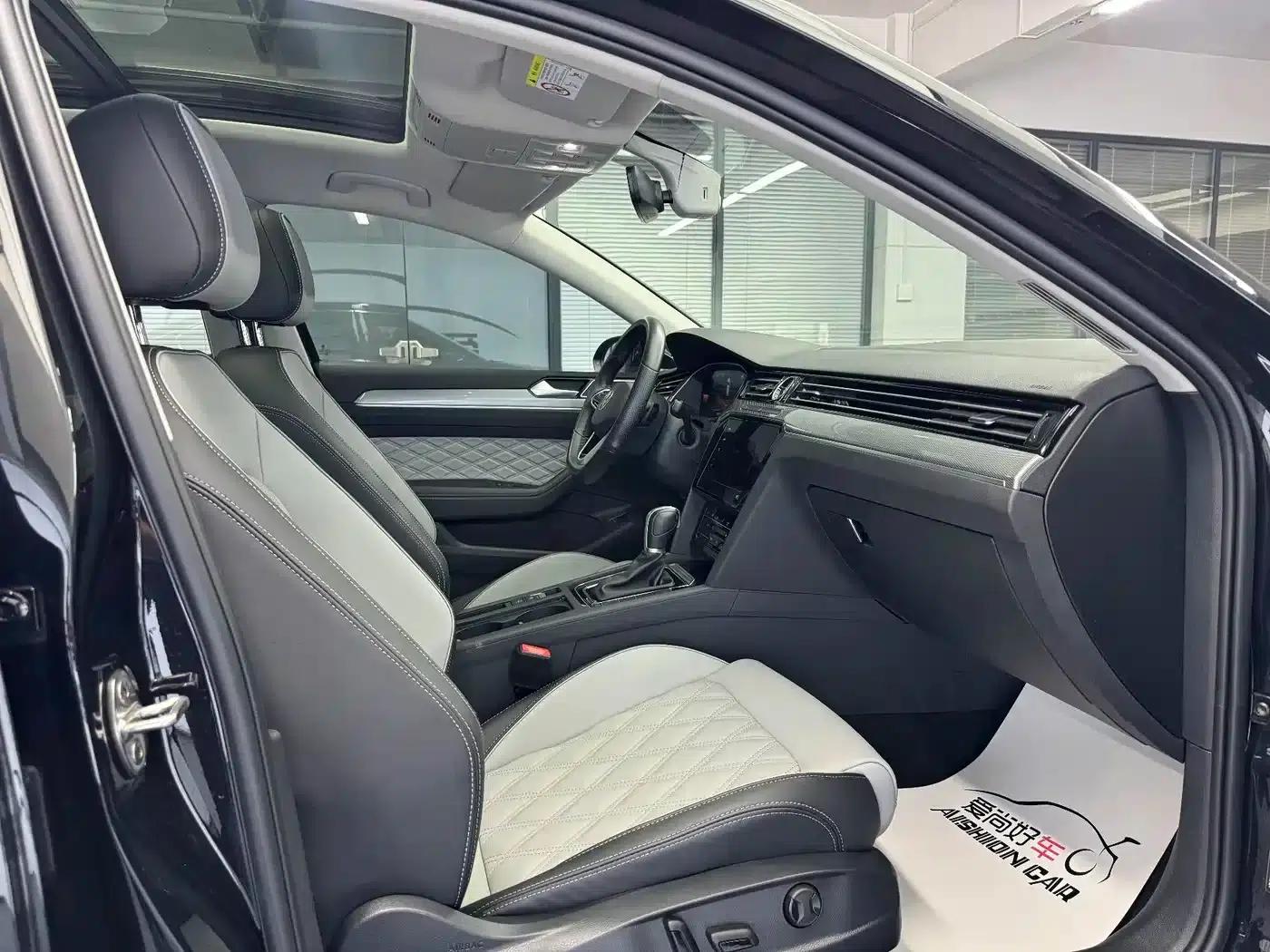 Volkswagen Magotan 2023 2 Millionth Unit Commemorative Edition 330TSI DSG Leading Model — миниатюра 10