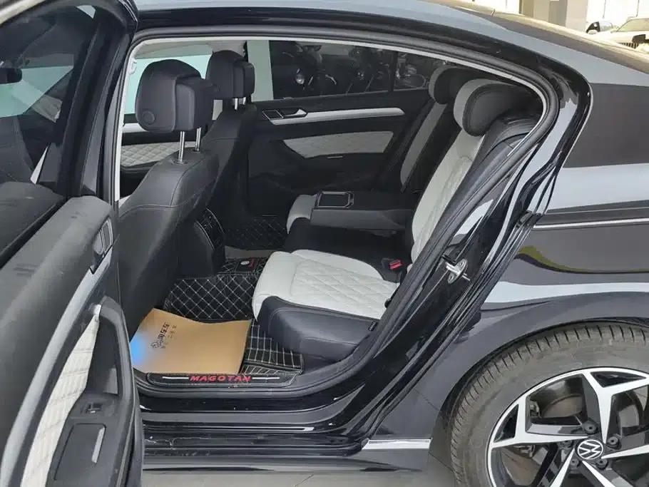 Volkswagen Magotan 2023 2 Millionth Unit Commemorative Edition 330TSI DSG Luxury — миниатюра 11