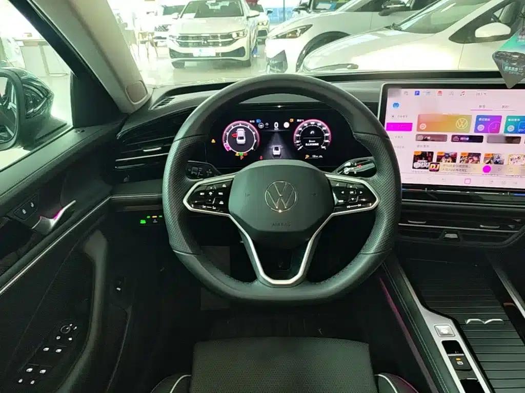 2024 Volkswagen Passat 380TSI DSG Premium Edition with Magotan Package — миниатюра 11