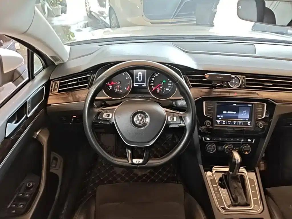 2017 Volkswagen Passat 330TSI DSG Luxury — миниатюра 11