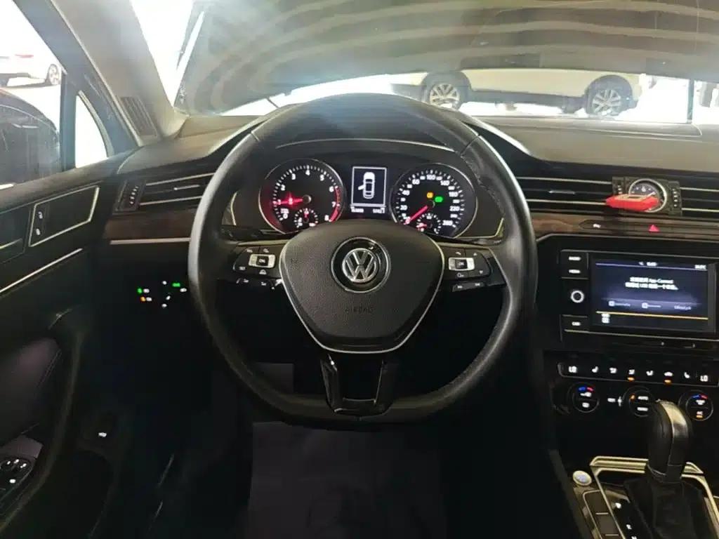 2018 Volkswagen Magotan Facelift 330TSI DSG Luxury Model — миниатюра 11