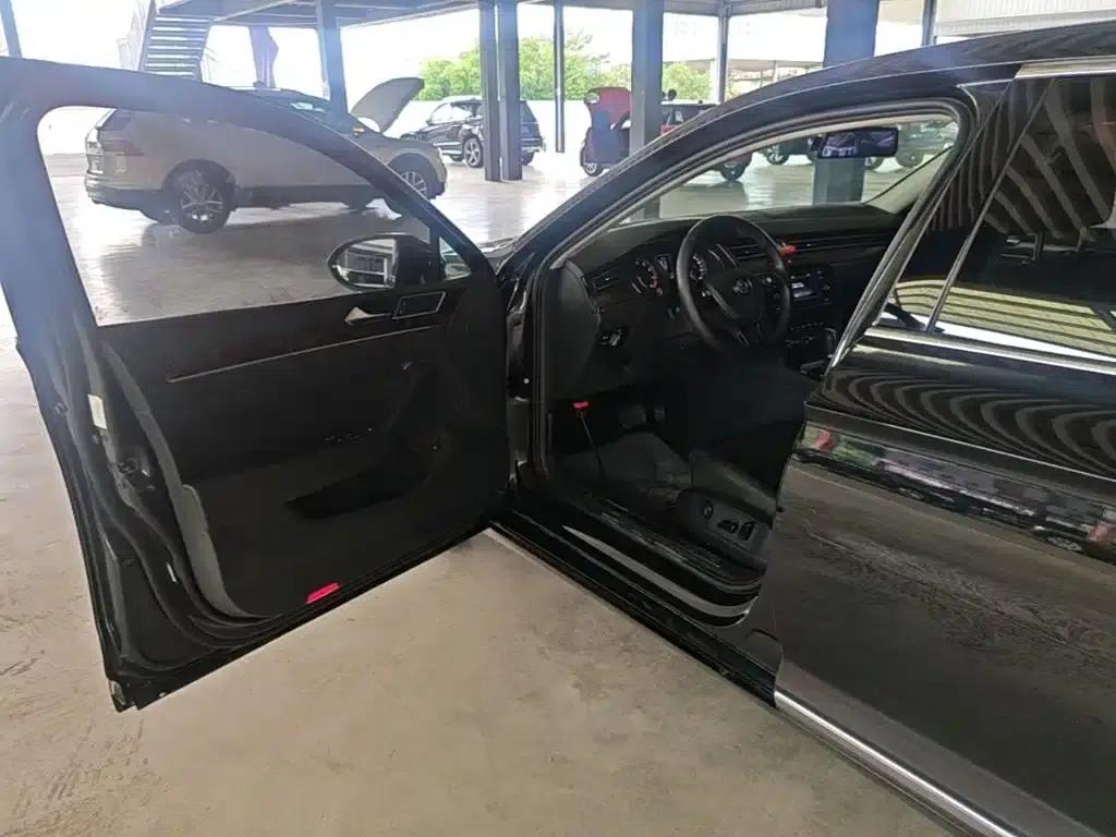 2018 Volkswagen Magotan Facelift 330TSI DSG Luxury Model — миниатюра 16