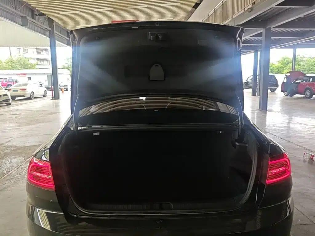 2018 Volkswagen Magotan Facelift 330TSI DSG Luxury Model — миниатюра 19
