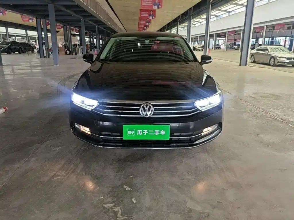 2018 Volkswagen Magotan Facelift 330TSI DSG Luxury Model — миниатюра 3